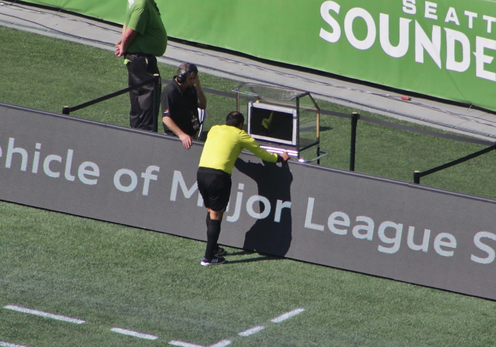 var referee check